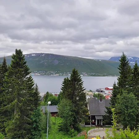 Explore With Four Bedrooms And Beautiful View Apartment *