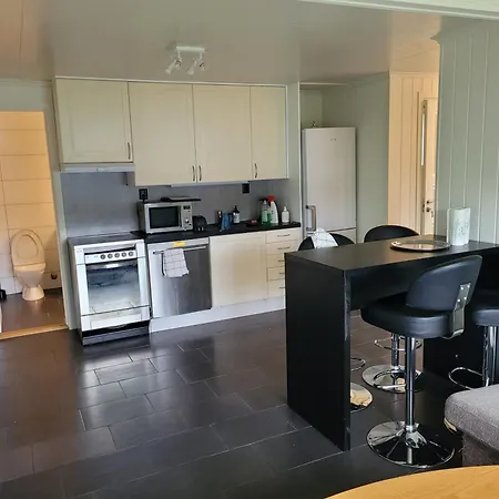 Explore With Four Bedrooms And Beautiful View *