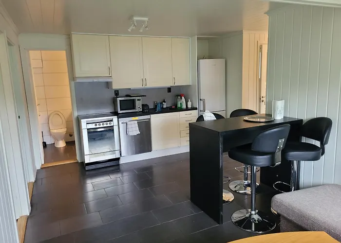 Explore With Four Bedrooms And Beautiful View *